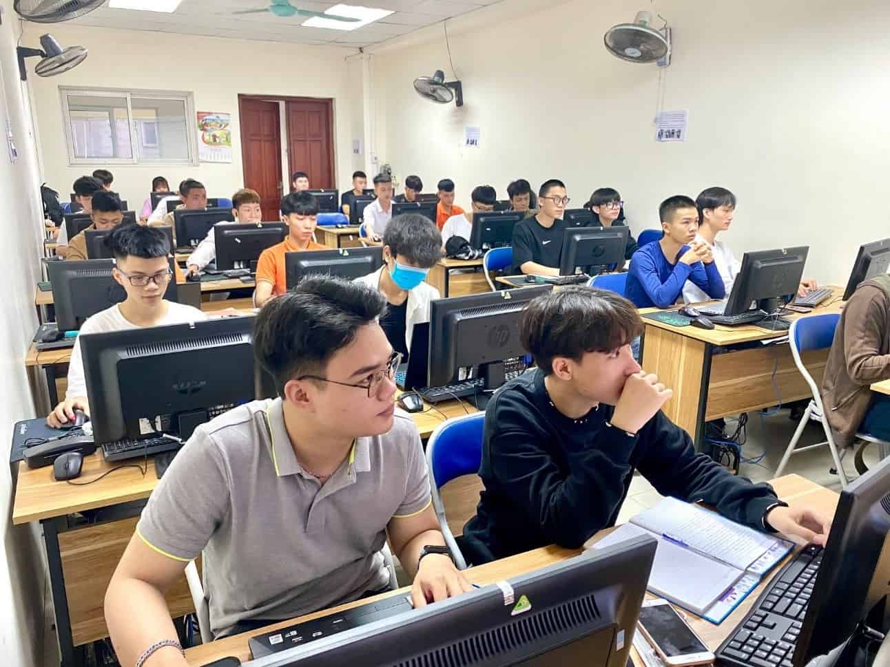 TRƯỜNG CAO ĐẲNG HÀ NỘI