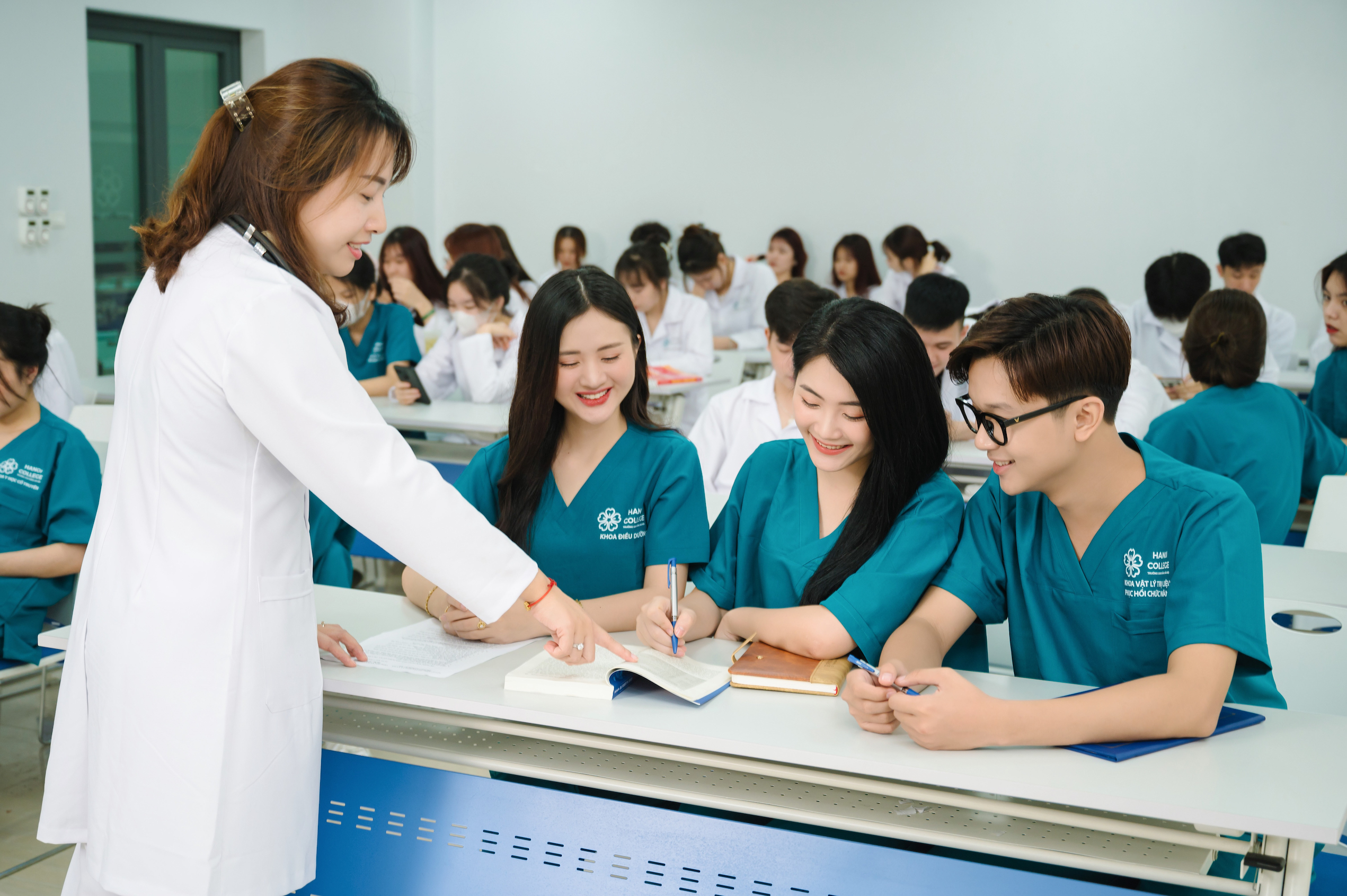 TRƯỜNG CAO ĐẲNG HÀ NỘI