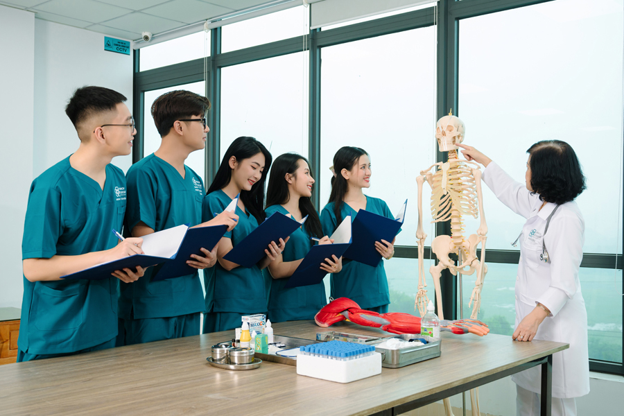 TRƯỜNG CAO ĐẲNG HÀ NỘI