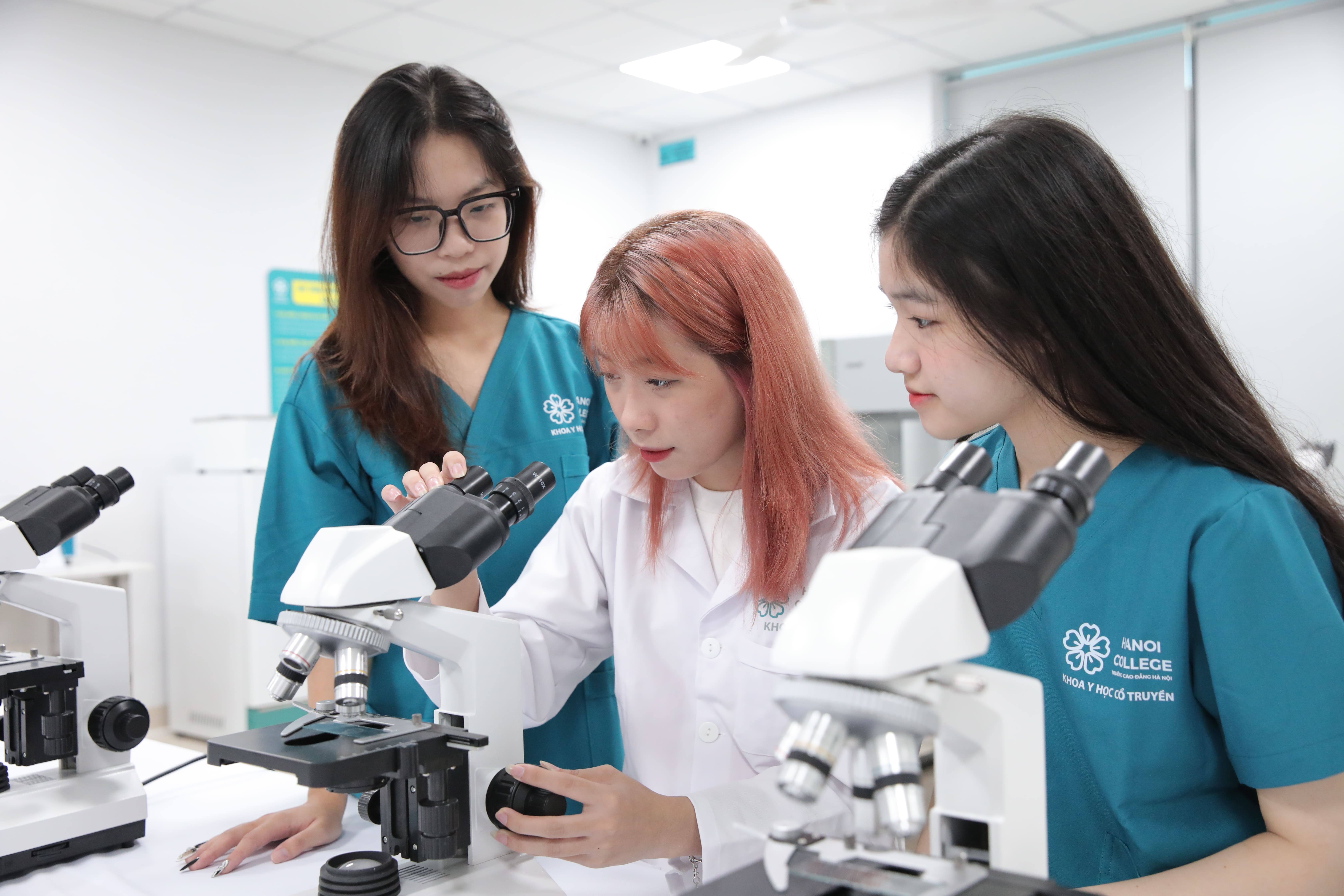 TRƯỜNG CAO ĐẲNG HÀ NỘI