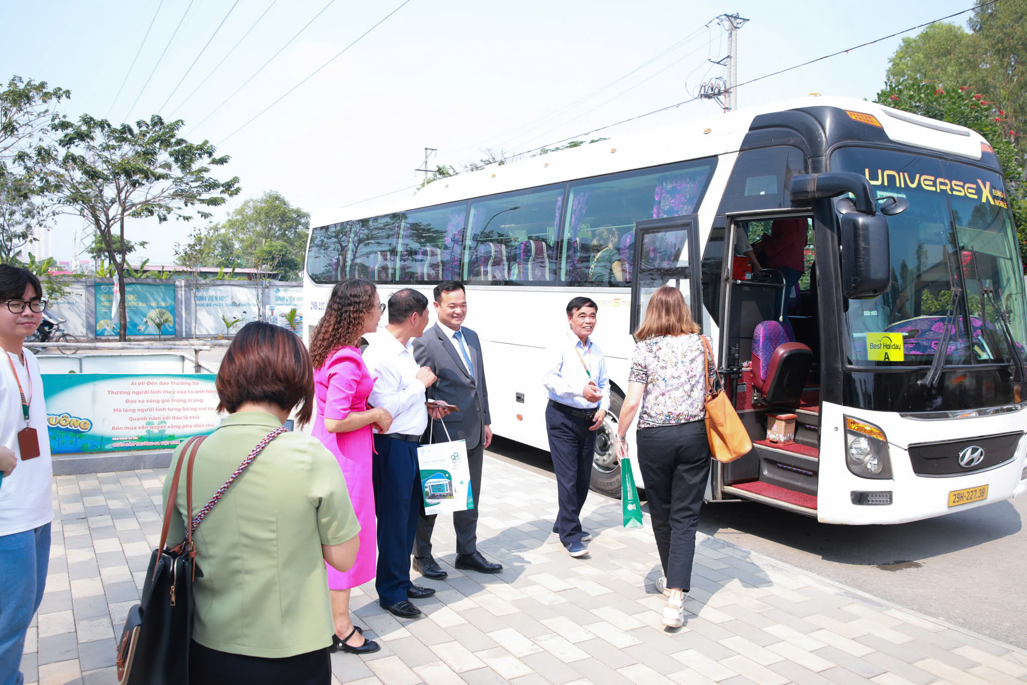 TRƯỜNG CAO ĐẲNG HÀ NỘI