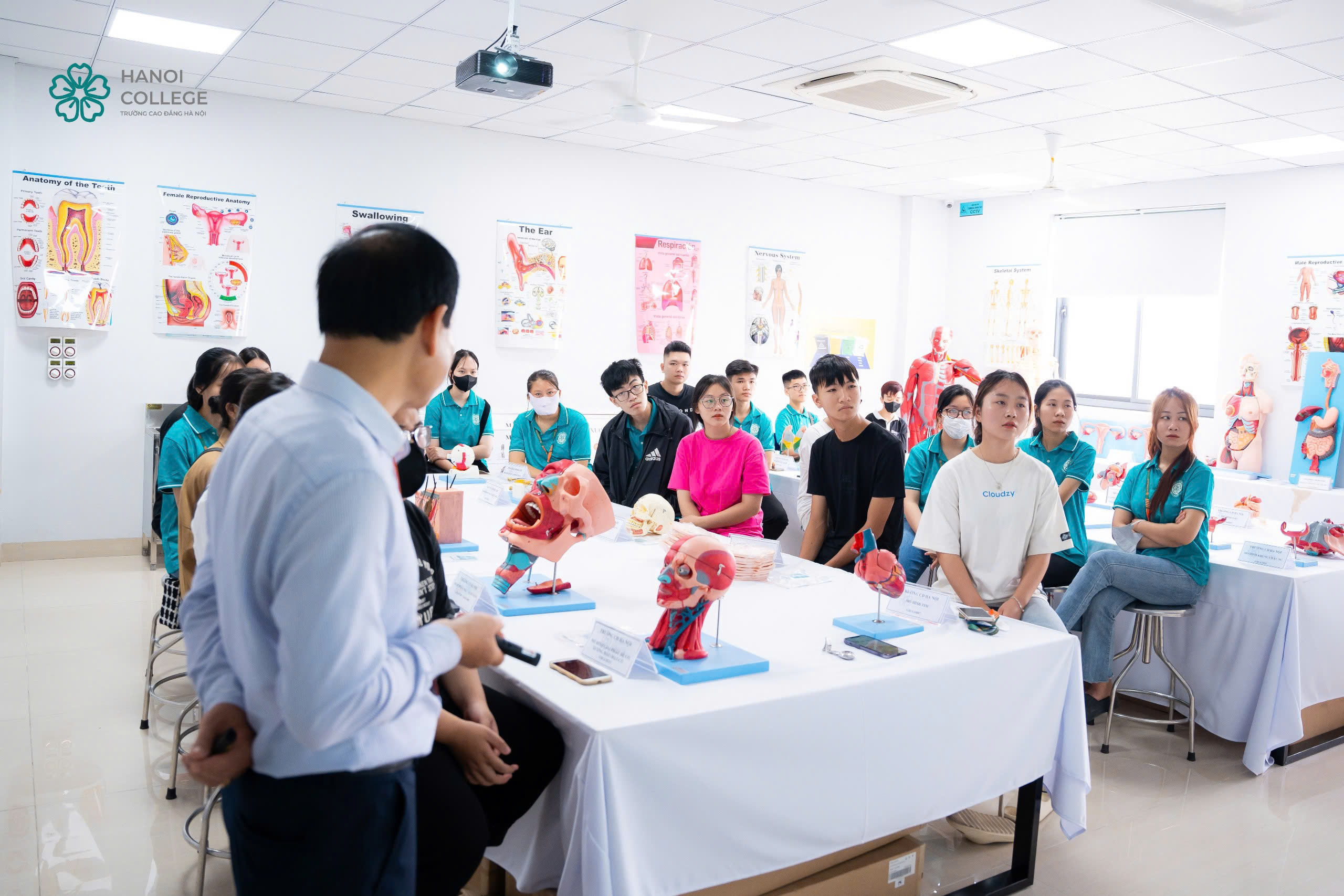 Y - Dược là ngành học không bao giờ lỗi thời mà phái nữ có thể cân nhắc Y - Dược là ngành học không bao giờ lỗi thời mà phái nữ có thể cân nhắc