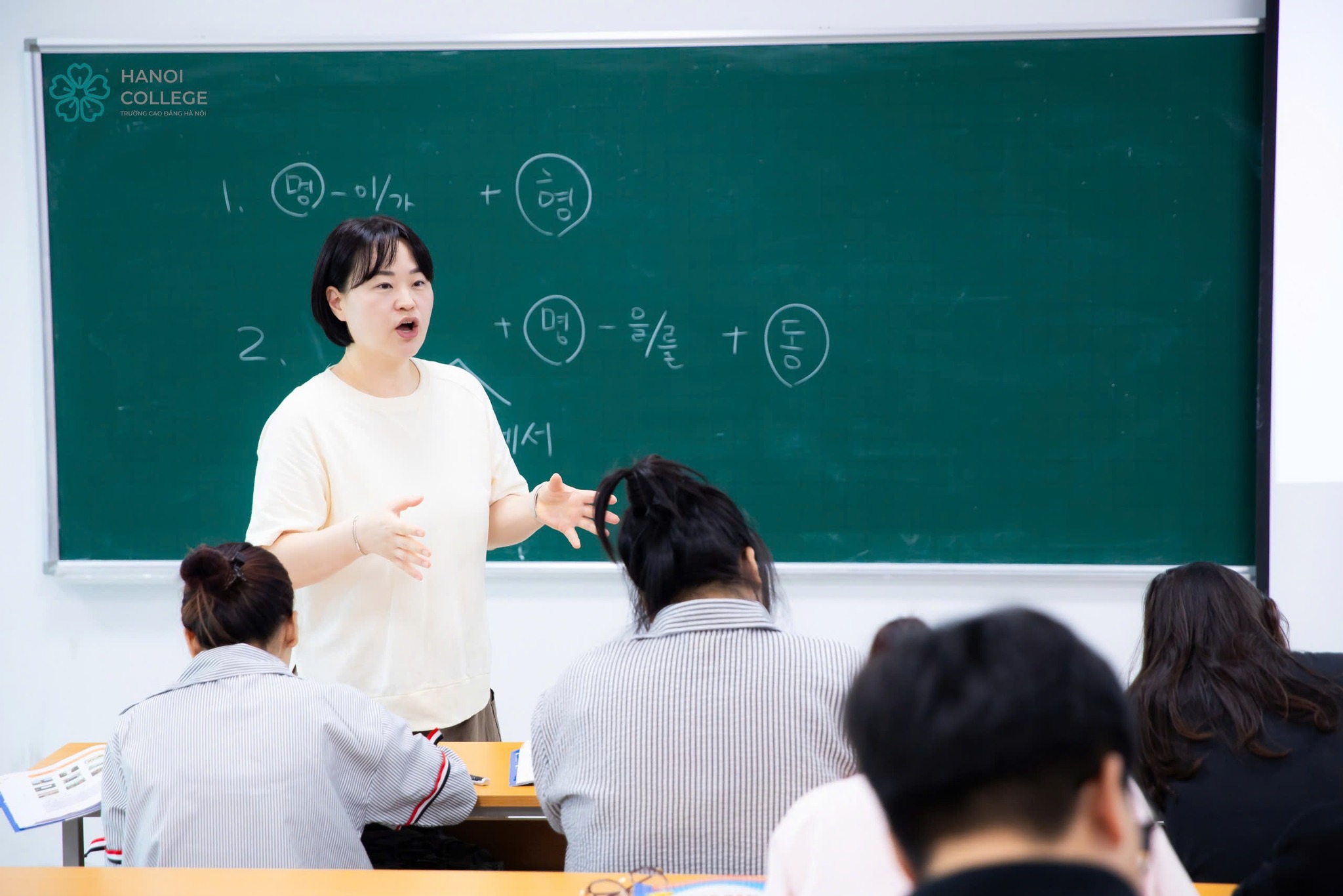 Tiếng Hàn đang trở thành ngôn ngữ phổ biến dễ xin việc với mức lương hấp dẫn Tiếng Hàn đang trở thành ngôn ngữ phổ biến dễ xin việc với mức lương hấp dẫn