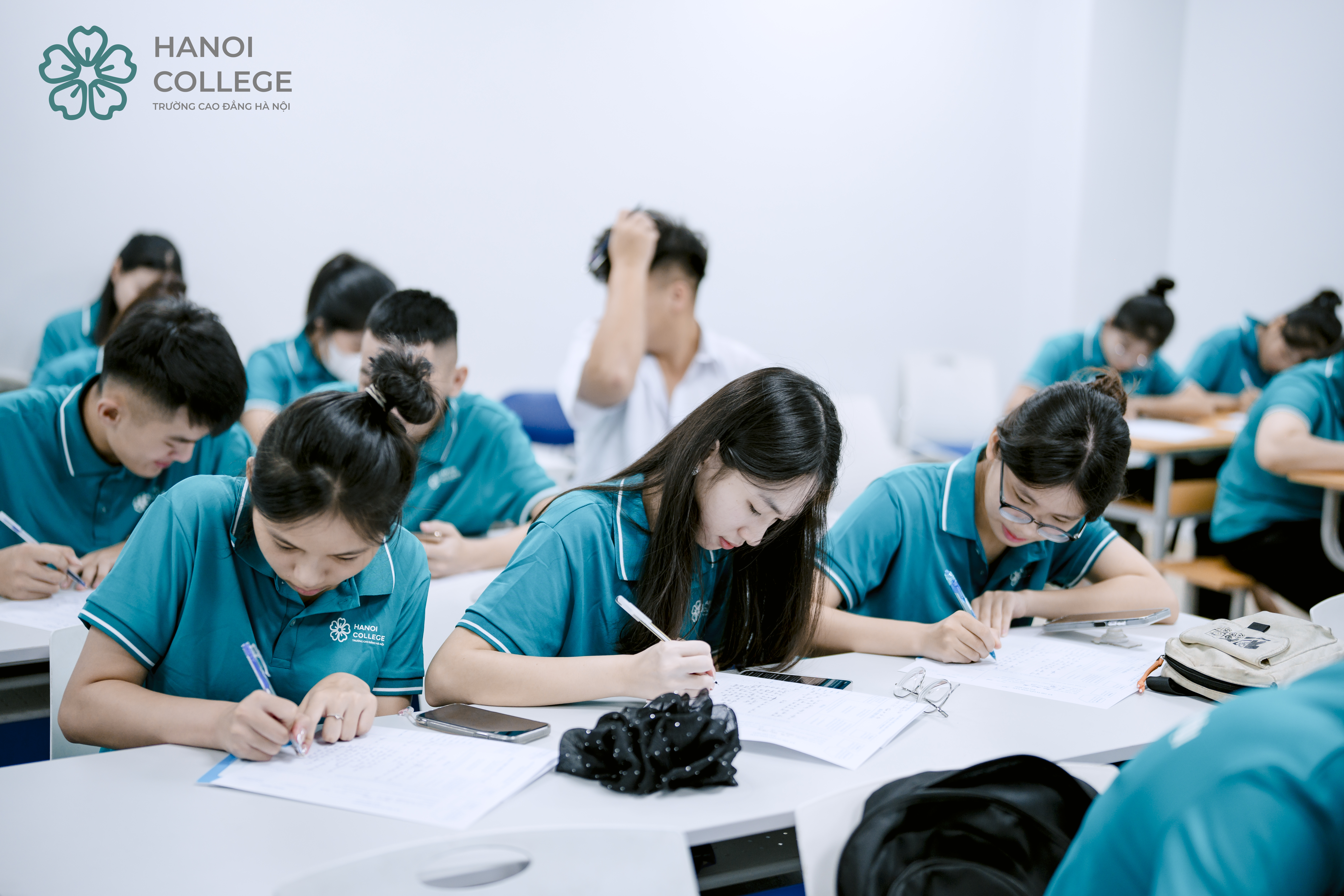 TRƯỜNG CAO ĐẲNG HÀ NỘI